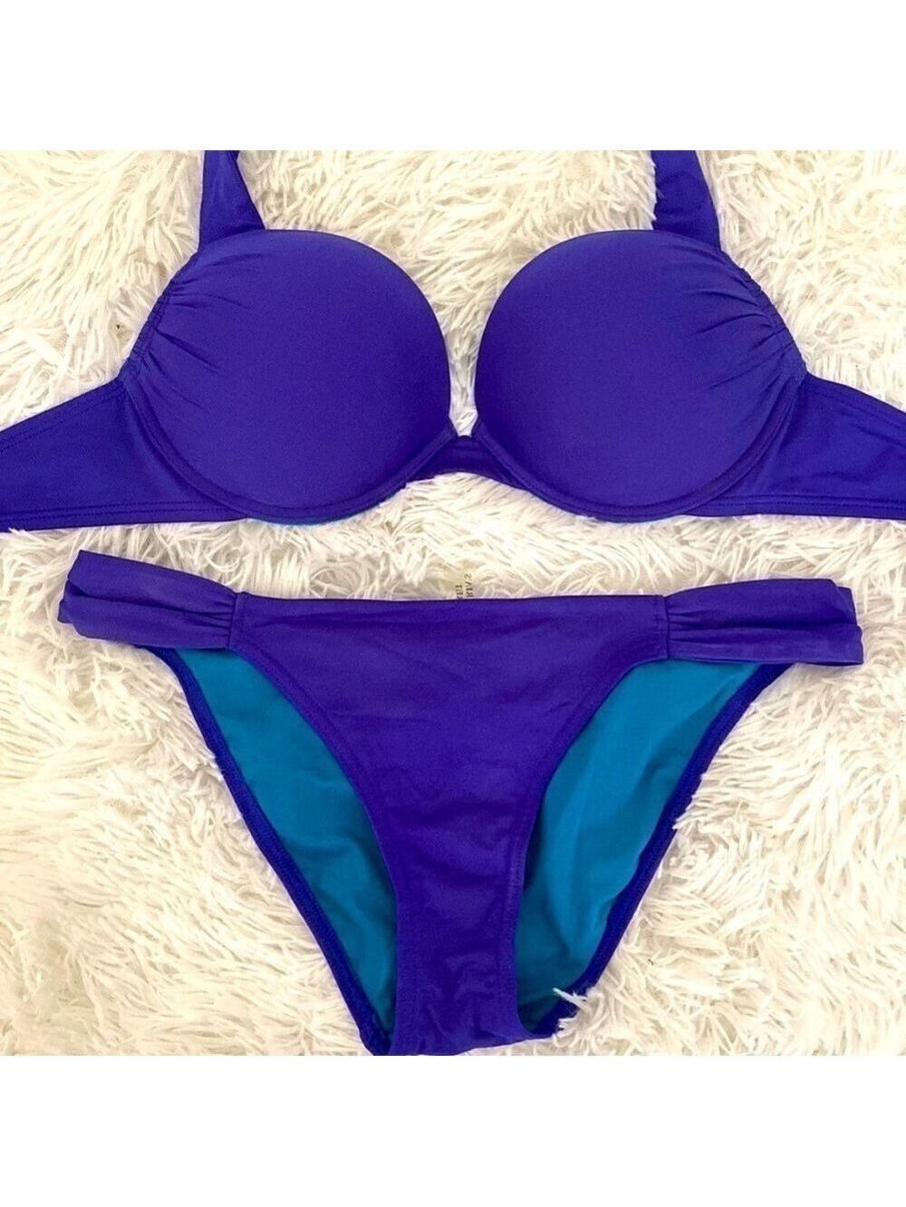 Vintage Victoria’s Secret bombshell bikini